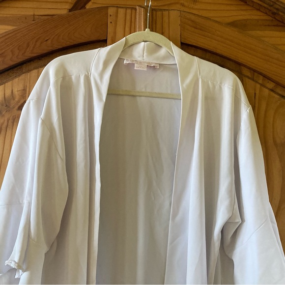 Birdy Grey White Robe - Picture 2 of 9